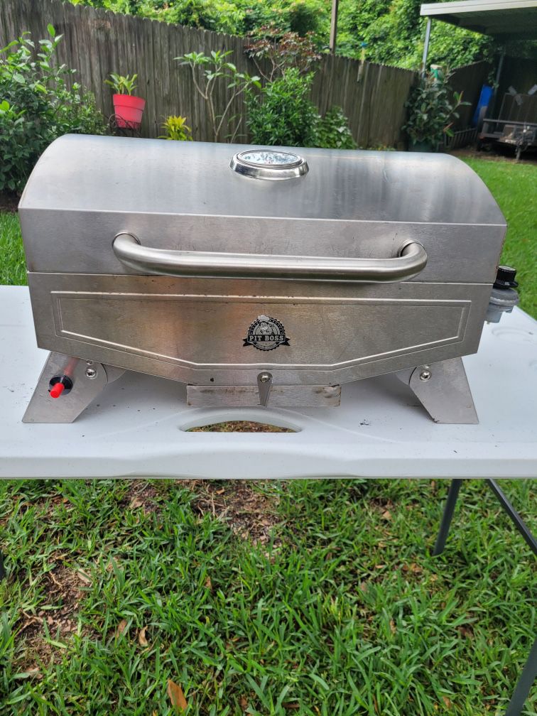 Pit Boss Table Top Propane Grill. 
