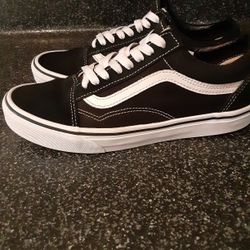 Vans womens 8.5 Good Condition 