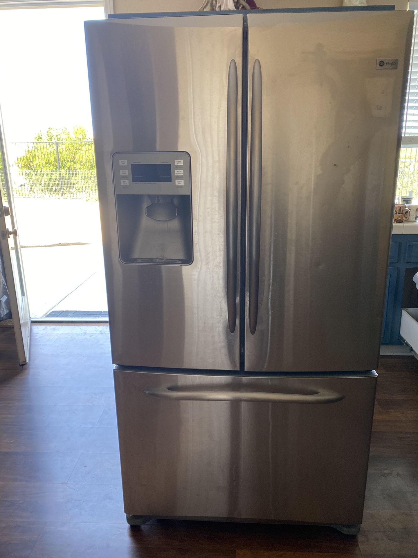 GE Energy Star 25.8 Cu. Ft. French-door Refrigerator