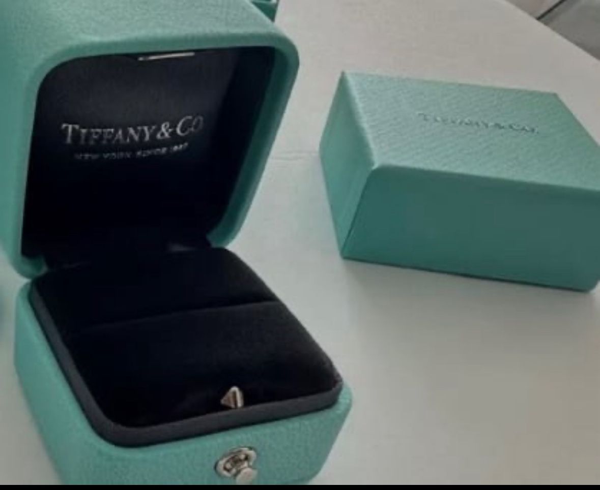 Tiffany & Co Engagement Ring Gift Box + Outer Box + Folder +ribbons+shopping bag