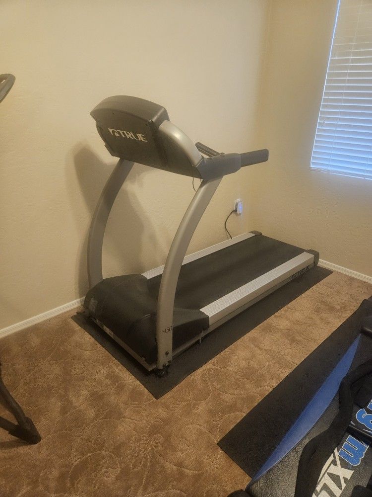 Treadmill True M50
