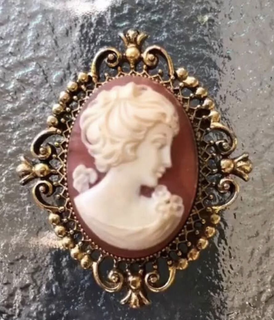 Vintage Avon Cameo Locket Brooch