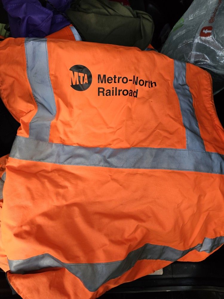 MTA METRO NORTH VEST Official One