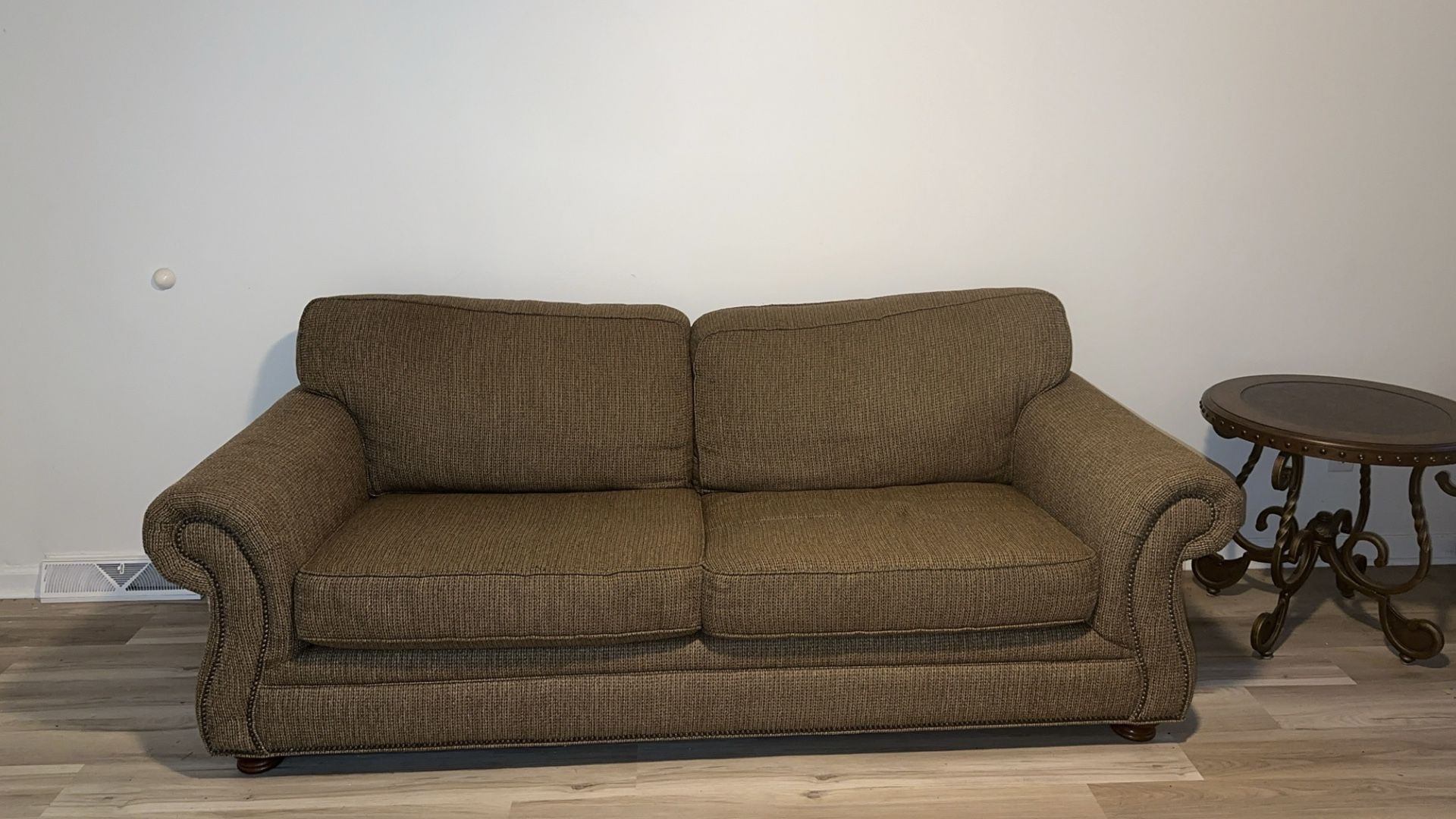 FAMILY SIZE COUCH WITH TWO NIGHT TABLES 