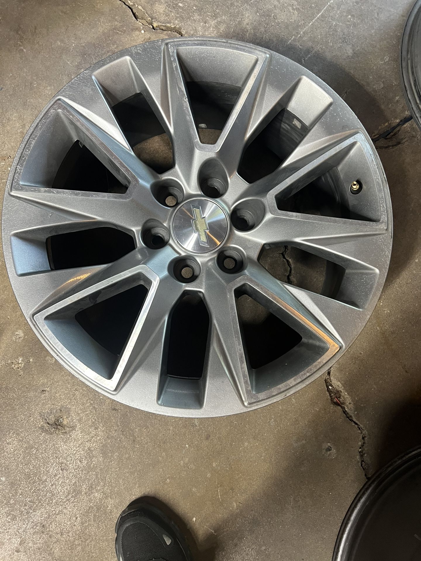 20 Inch Chevy Tahoe/Silverado Wheels
