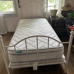 Bed Frame And Mattresses 