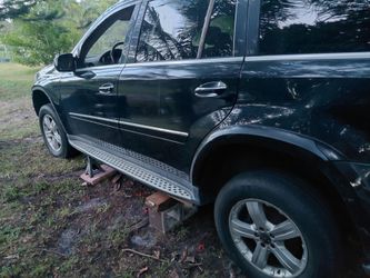 Mercedes GL 550 -09 Parting out!