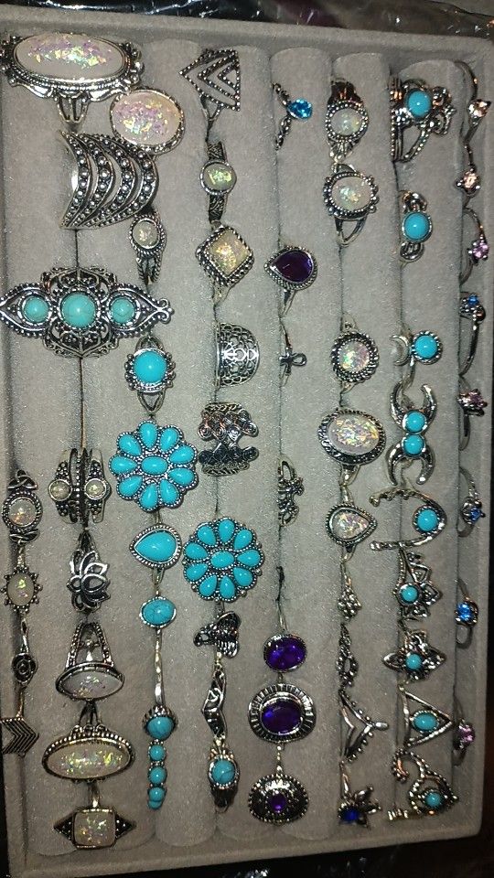 Beautiful New Jewelry $5 Rings $5 Bracelets $ 5 Earrings Hmu 