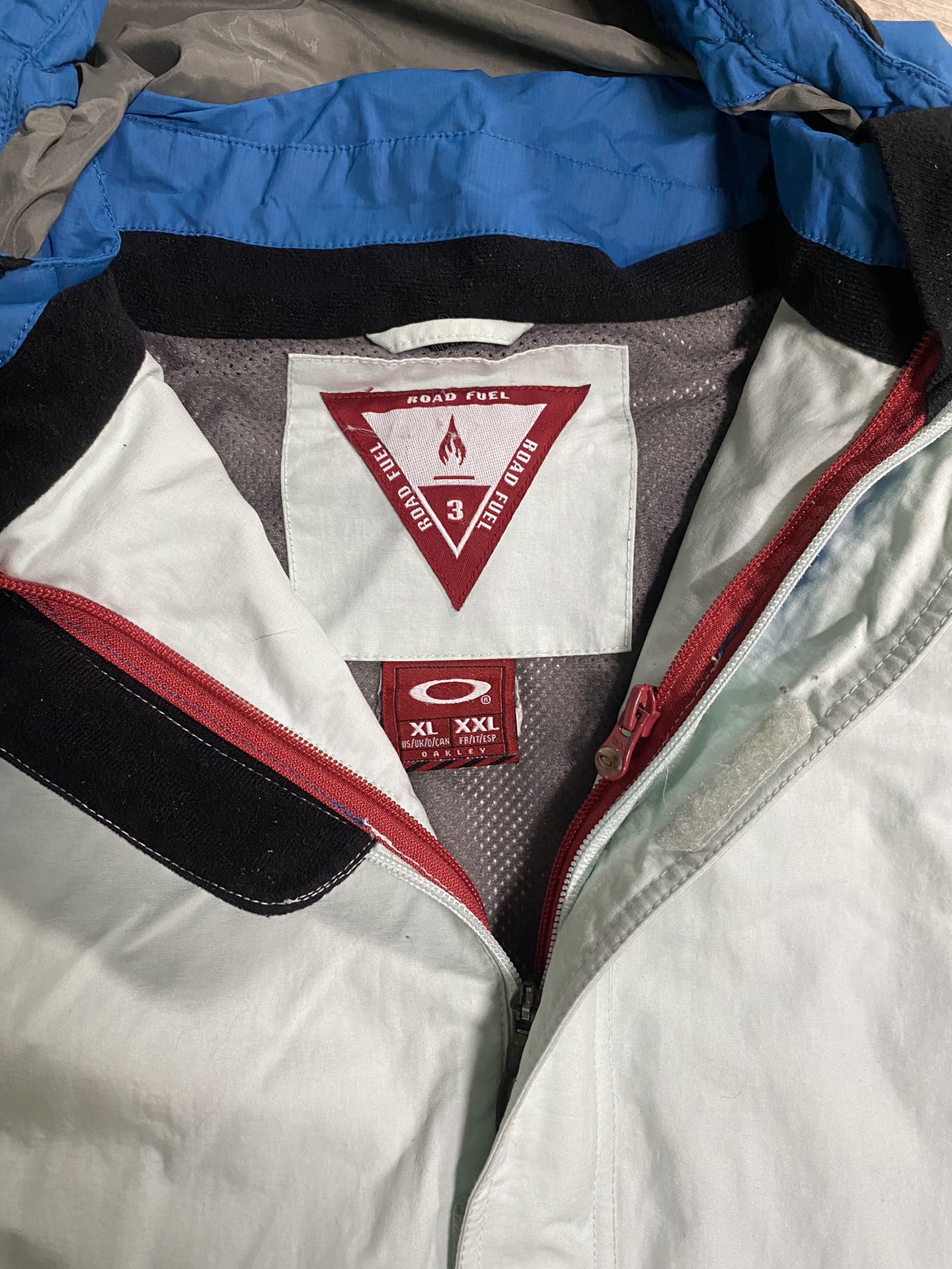 Vintage / Y2K Oakley Road Fuel 3 Ski Jacket for Sale in San Vintage / Y2K Oakley Road Fuel 3 Ski Jacket for Sale in San