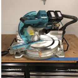 Makita 10” Cordless Miter Saw 36v (2x 18v Batteries)