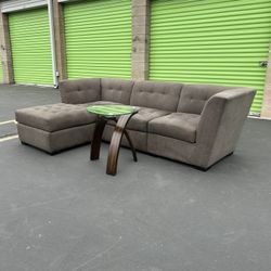 Beautiful Modular Tufted Grey Sectional (Delivery Available)