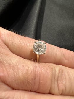 14k cubic zirconia ring, size 7. Tested