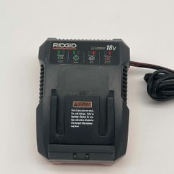  RIDGID 18V Dual-Chemistry Battery Charger - R86092
