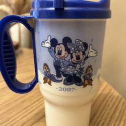 Disney whirley mug 2007 blue lid and handle