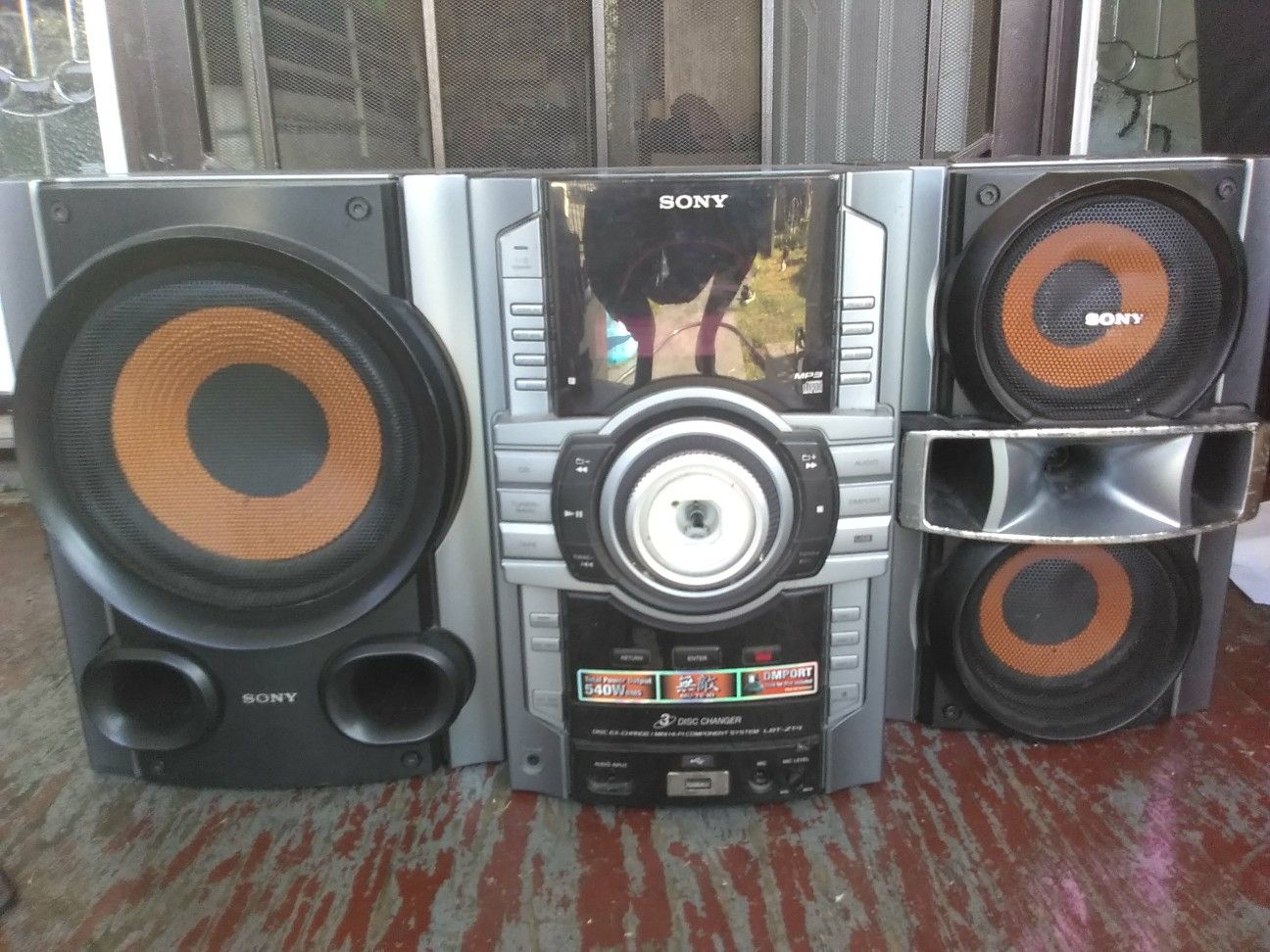 Sony Sony Sony *****MP3 Radio CD Player Cassete 2 Speakers Nice ****