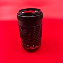 Nikon AF-P DX NIKKOR 70-300mm f/4.5-6.3 G ED VR Zoom Lens - NEW No Cups