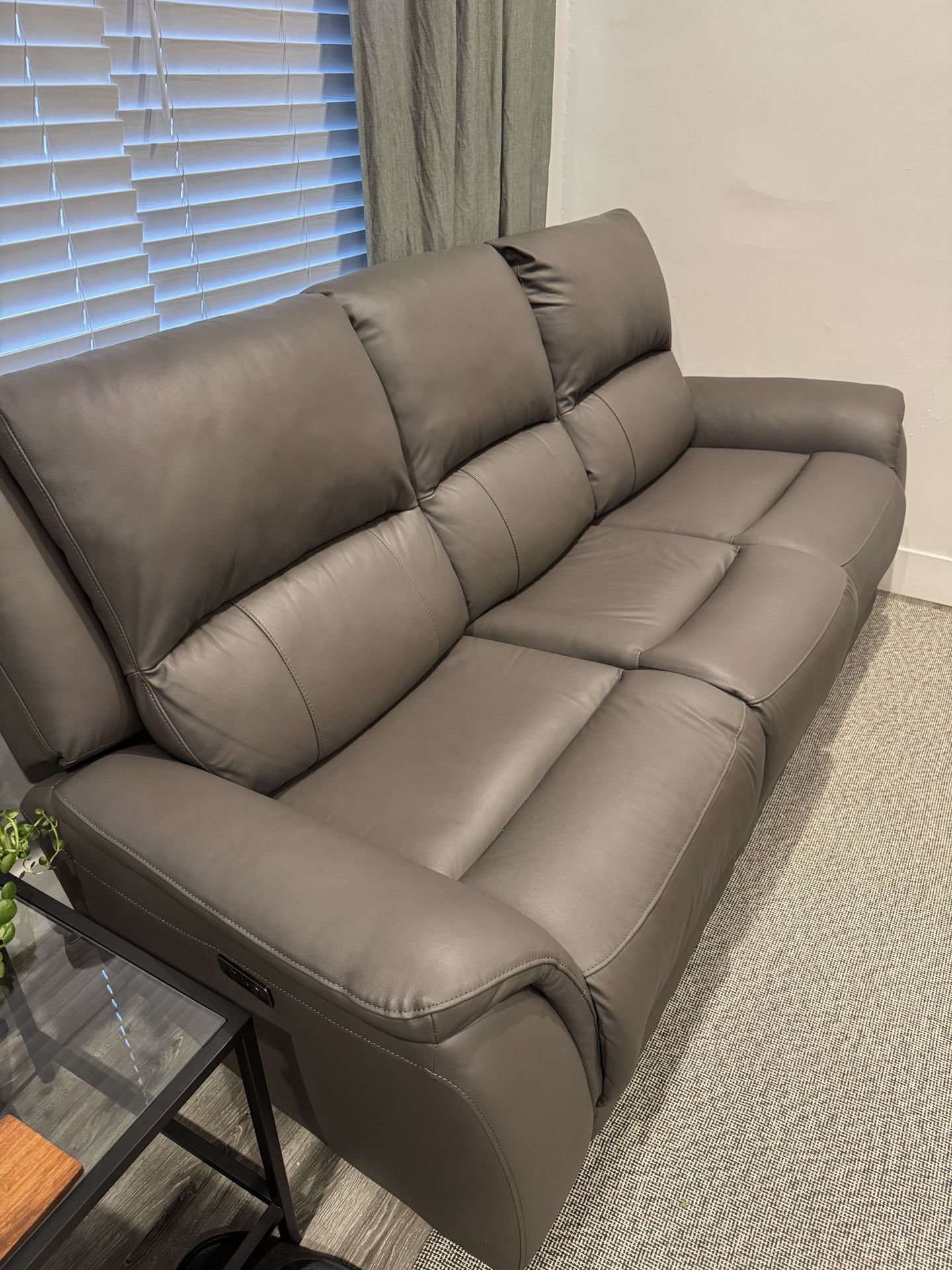 Jerome’s Power Recliner