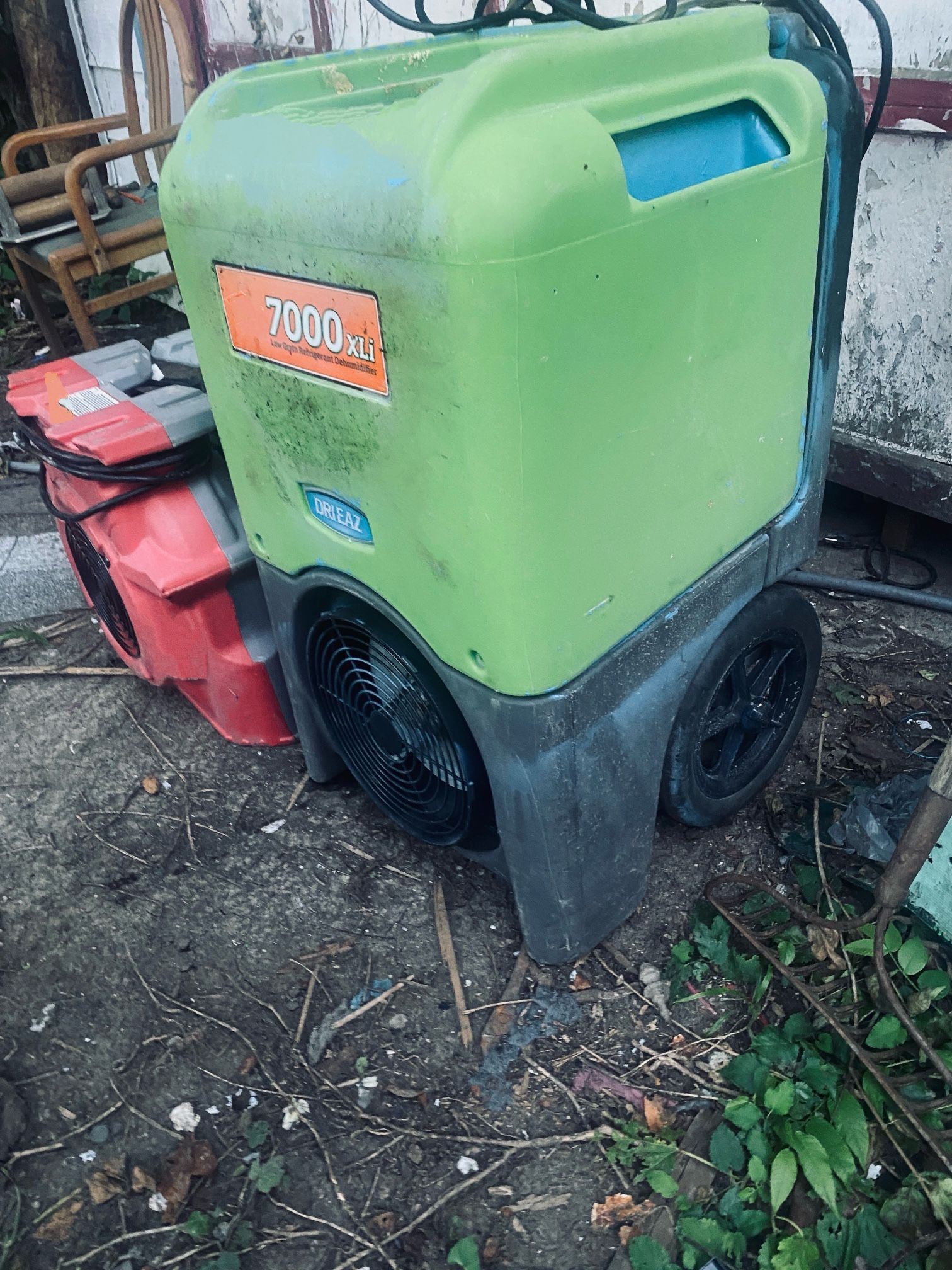 Used Dri EAZ LGR 7000XLI COMMERCIAL AIR DEHUMIDIFIER GREEN Dehumidifier And 3 Air Movers Fans
