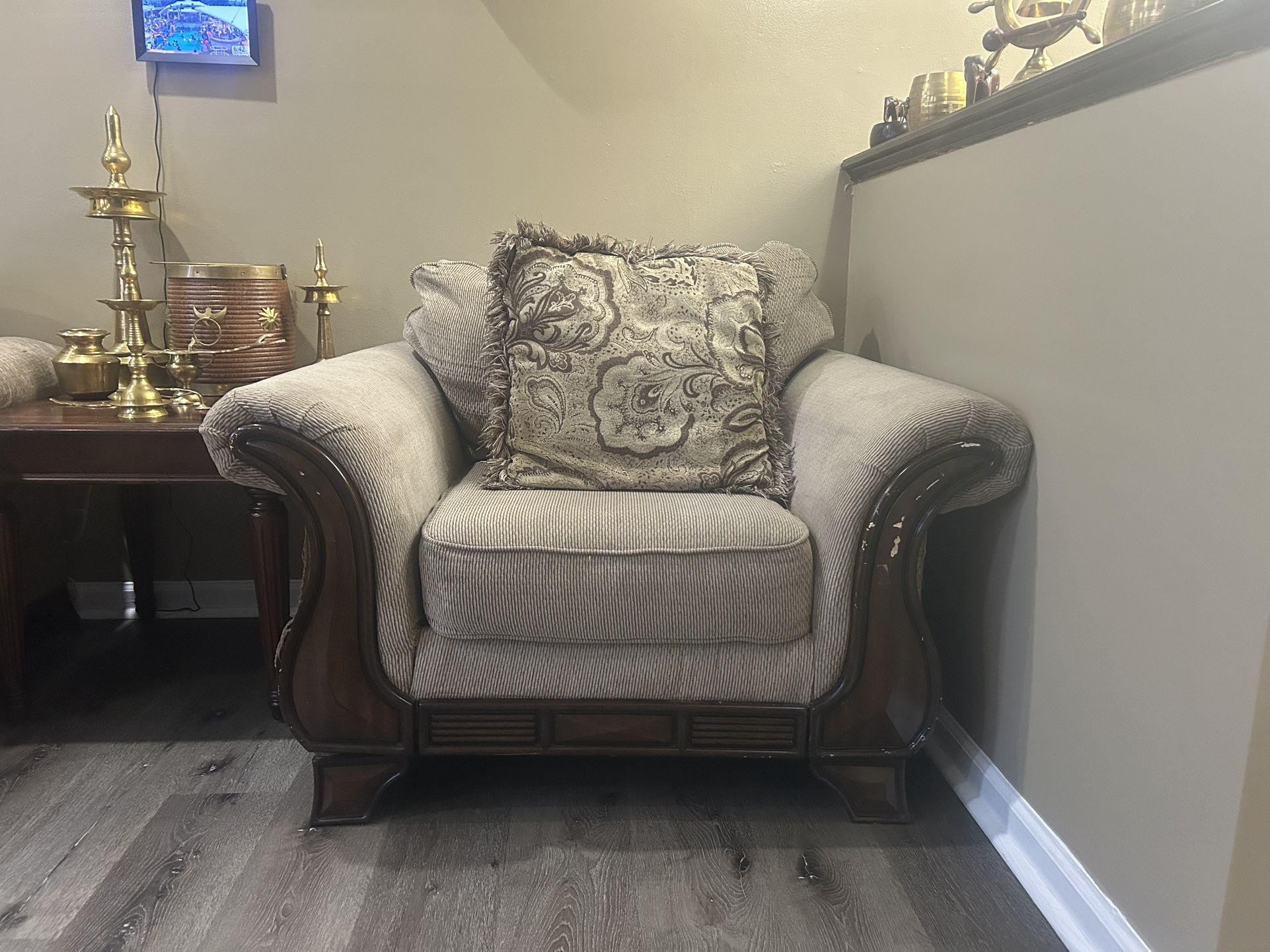 Elegant And Sturdy Living Room Sofa And Armchair Set