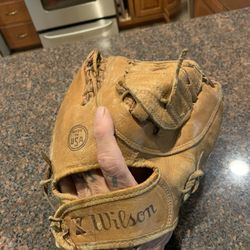 1960s Wilson 1st Baseman’s Glove All Info Is In Photos 