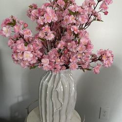 Beautiful Vases ( Flowers Is Not Included) Each $40