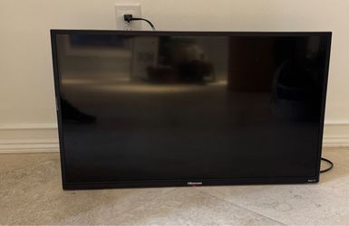 Hisense 32” Roku Smart TV – Like New – $50