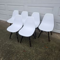 Set of 6 _ Modern White Dining Chairs Plastic Kitchen Table Furniture _ Seats are 17" from the floor