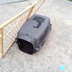 Grey Dog Kennel+Gate 20.00