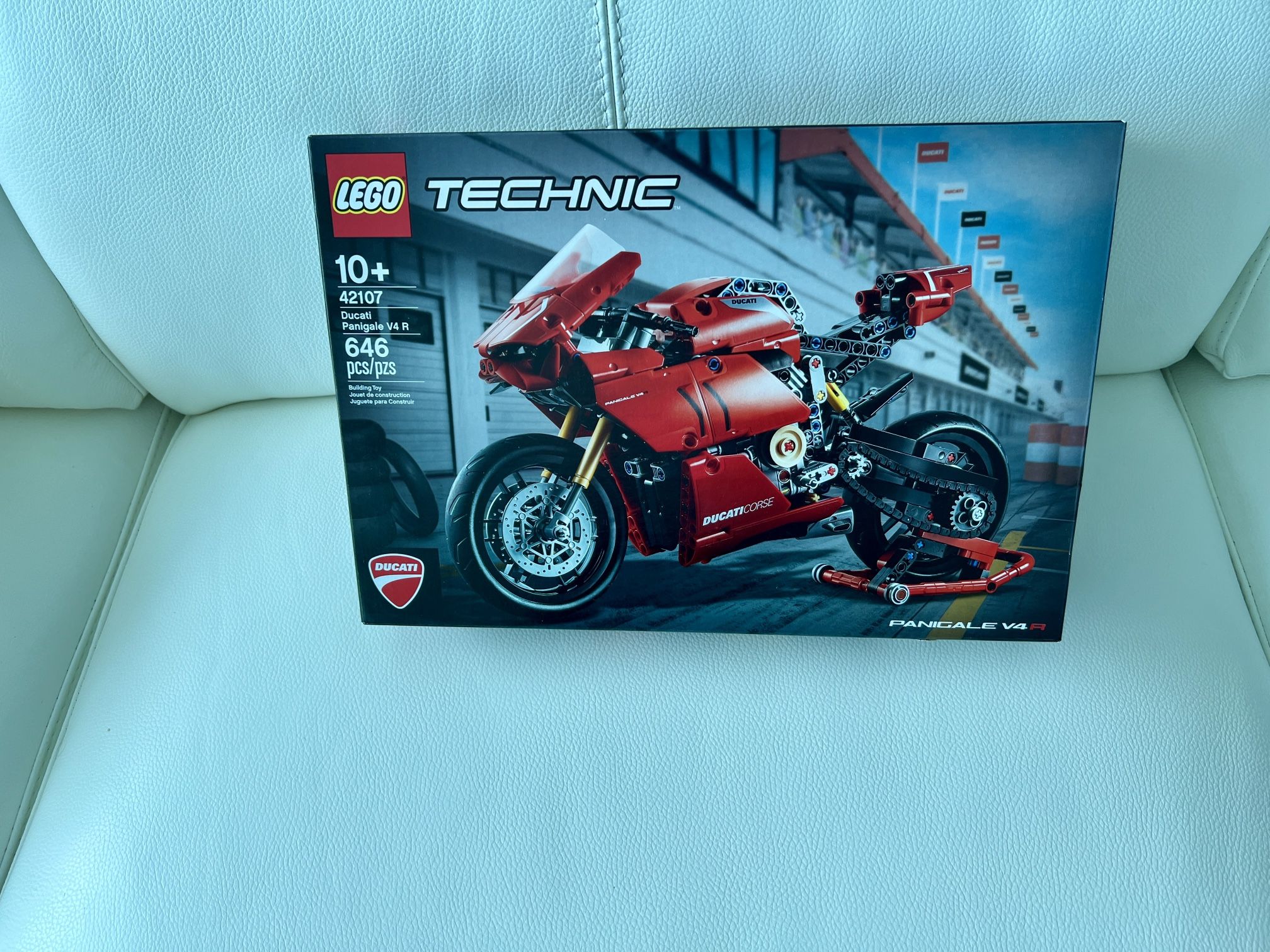 LEGO TECHNIC: Ducati Panigale V4 R (42107) Brand New Factory