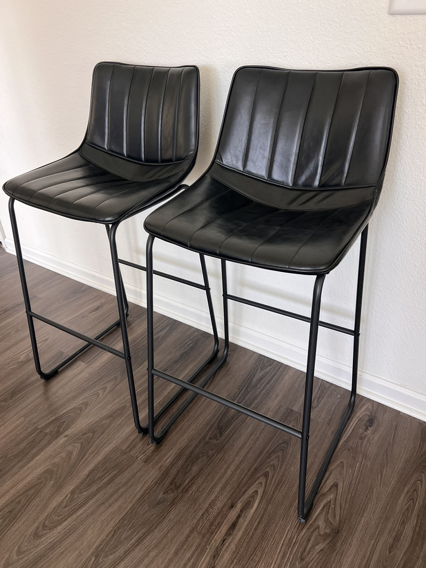 Set of 2 Black Bar High Stools