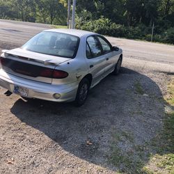 02 Sunfire Just Needs Rear End Weld Only On Right Side Will Need Tow