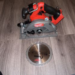 M18 FUEL 18V Lithium-Ion Brushless Cordless 6-1/2 in. Circular Saw (Tool-Only)