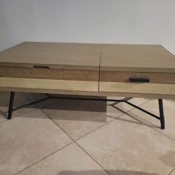Expandable Coffee Table 