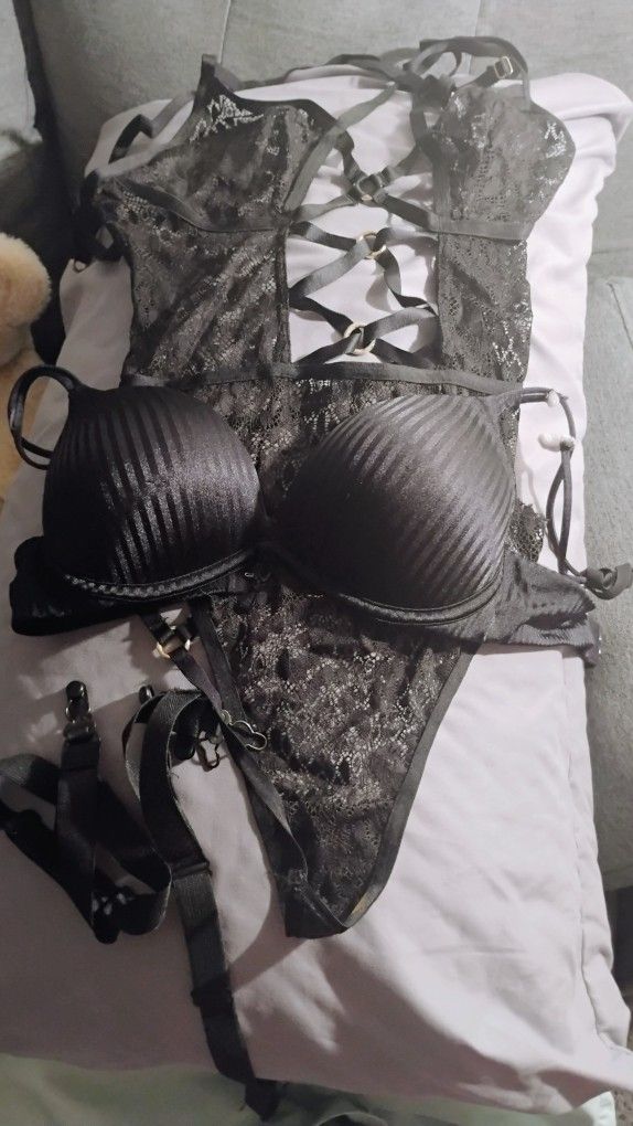 Bra & Corset ? Both Need mend See Photos wife Can't Wear $15 All