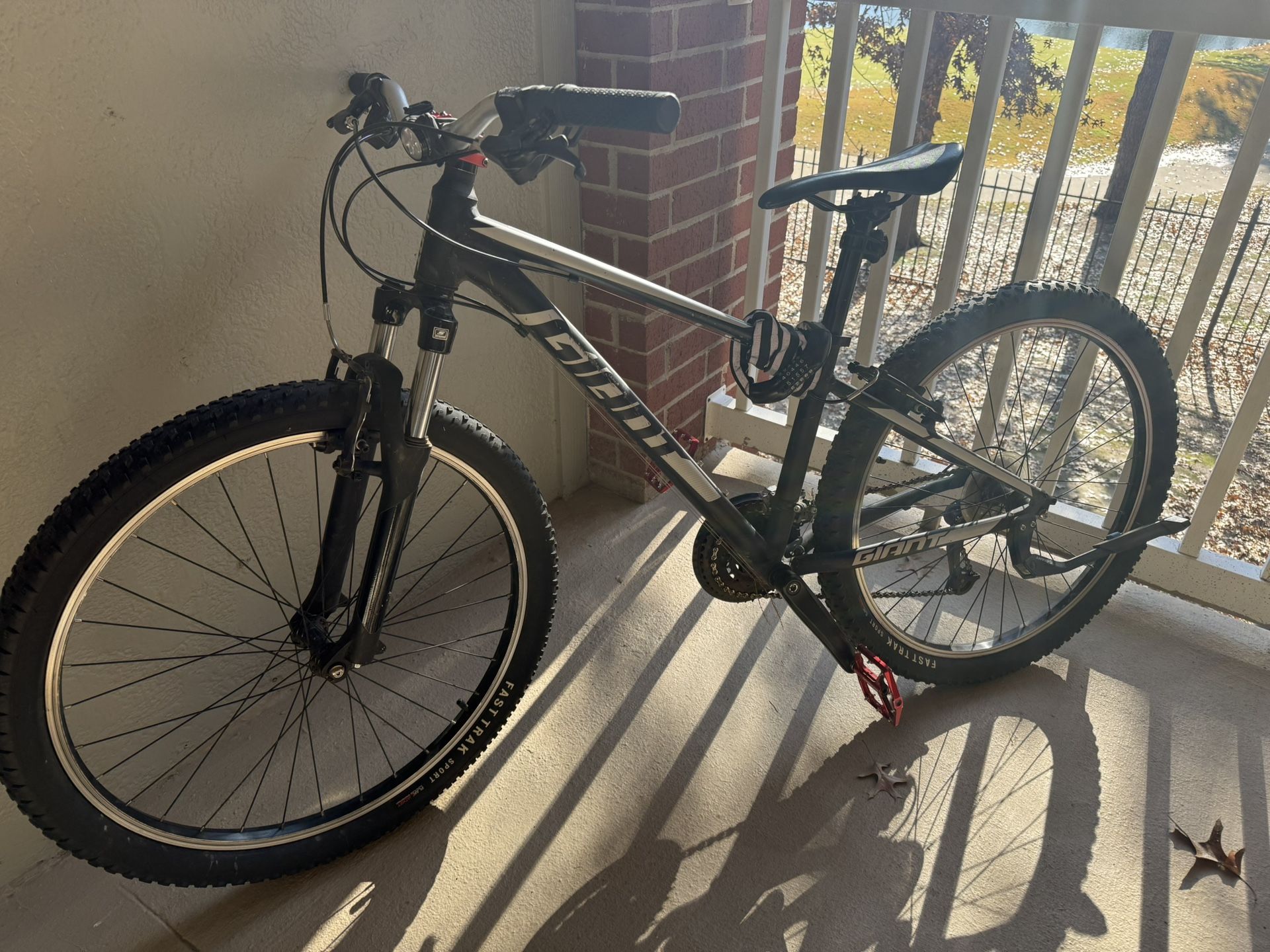 Giant ATX Mountain Bike 26’