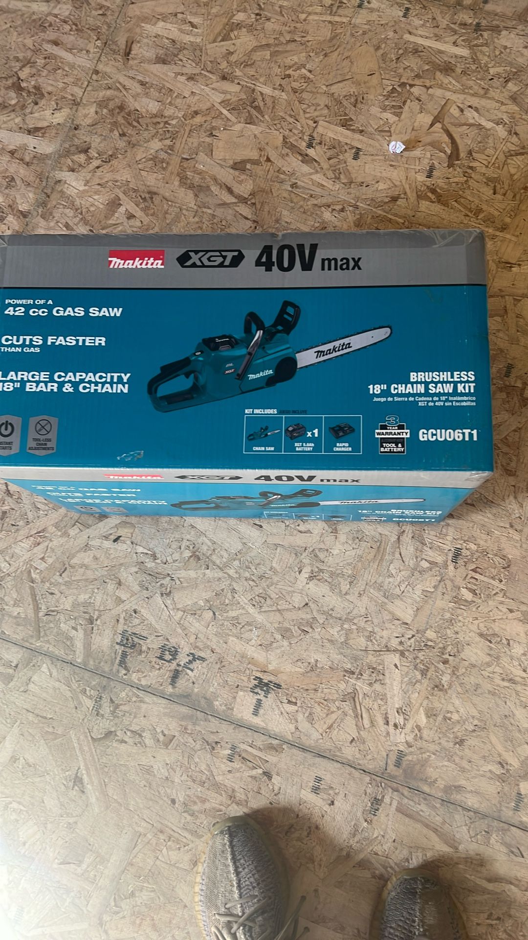 Makita XGT. 40 V MAX Model. GCU06T1. KIT SET