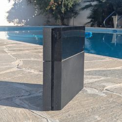 PS4 With 3 Controllers