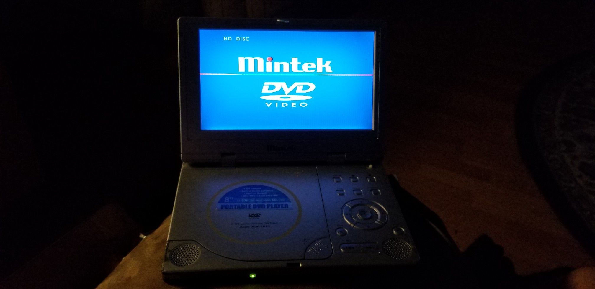 Mintek MDP-1810 Portable DVD Player (8")