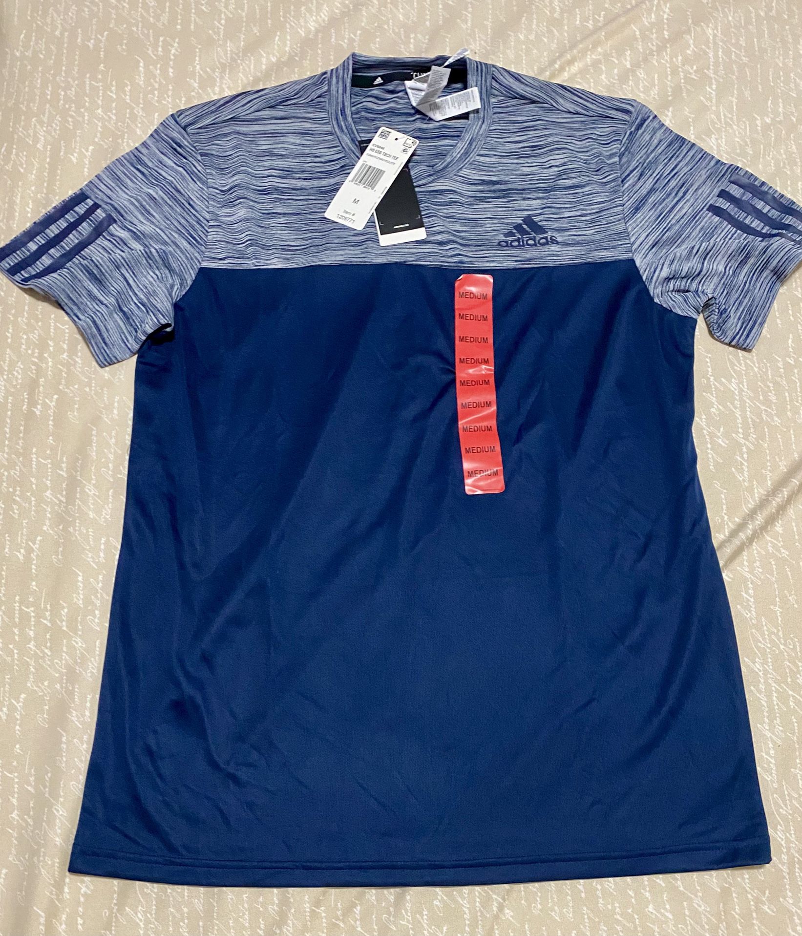 Men’s Brand New medium T-shirt’s And Socks