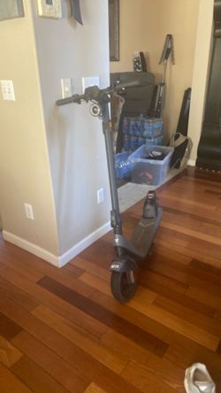 NIU KQi 200P Electric Scooter