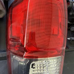 2017 Toyota Tacoma Left Tail Light