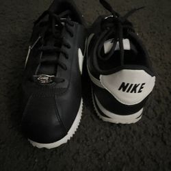  Woman’s Cortez’s 