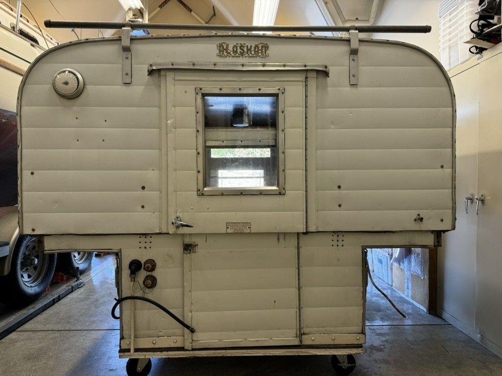 Alaskan Camper