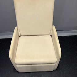 CLEANING OUT GARAGE - Small Recliner - used in our garage. Make Offer! Can be cleaned and put inside. Perfect for Game Room or Small Bedroom. 