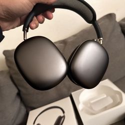 Apple AirPods  Max  Space Gray