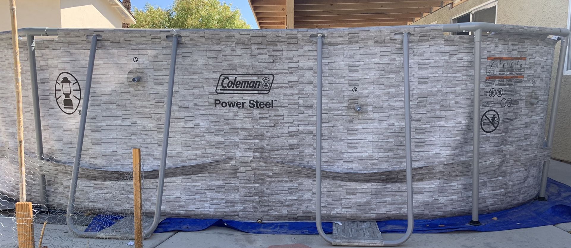 Coleman Above Group Pool Used 16x10x48 for Sale in North Las Vegas, NV