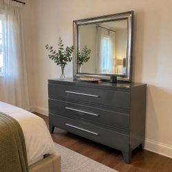 Modern Gray 3-Drawer Dresser