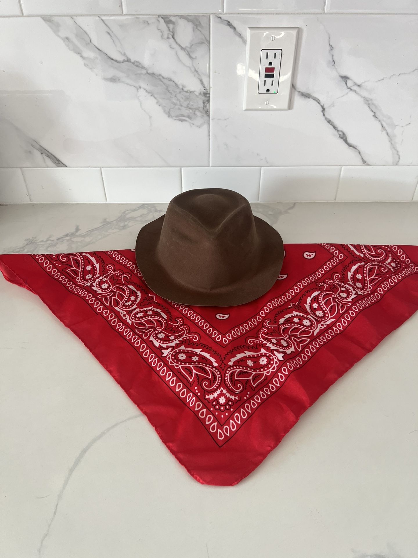 Sombrero Y Pañuelo De Niño