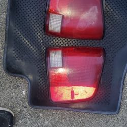 1999 Chevy S10 Tail Lights Housing 