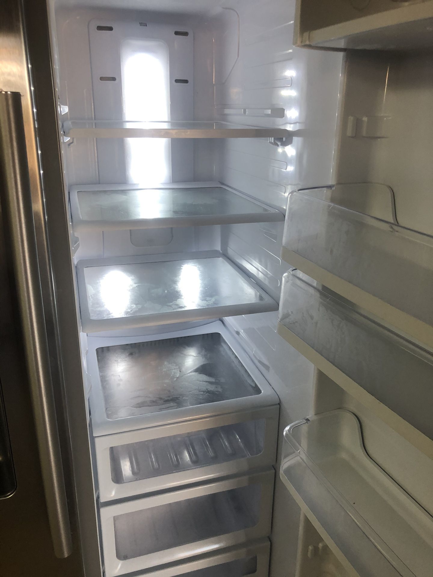 Samsung refrigerator ,side by side, ice maker.dual cooling